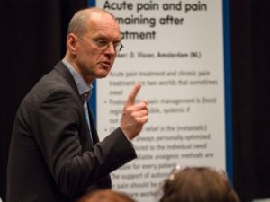 Dick Visser (NL) discussing acute pain