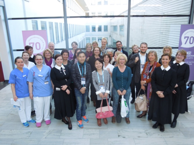 The participants of the visit together with their hosts, Prof. Ulf Norming, Head (back left) and some nurses of the Urology department